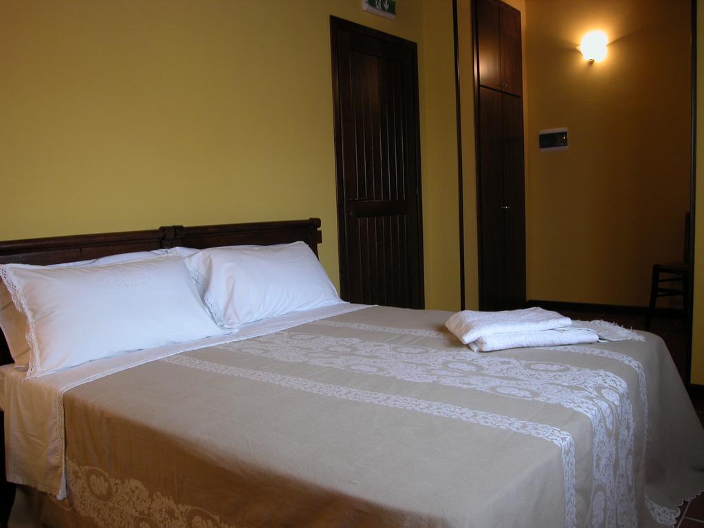 Agriturismo Casa Garello Salice Terme Δωμάτιο φωτογραφία