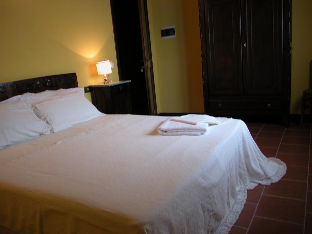 Agriturismo Casa Garello Salice Terme Δωμάτιο φωτογραφία